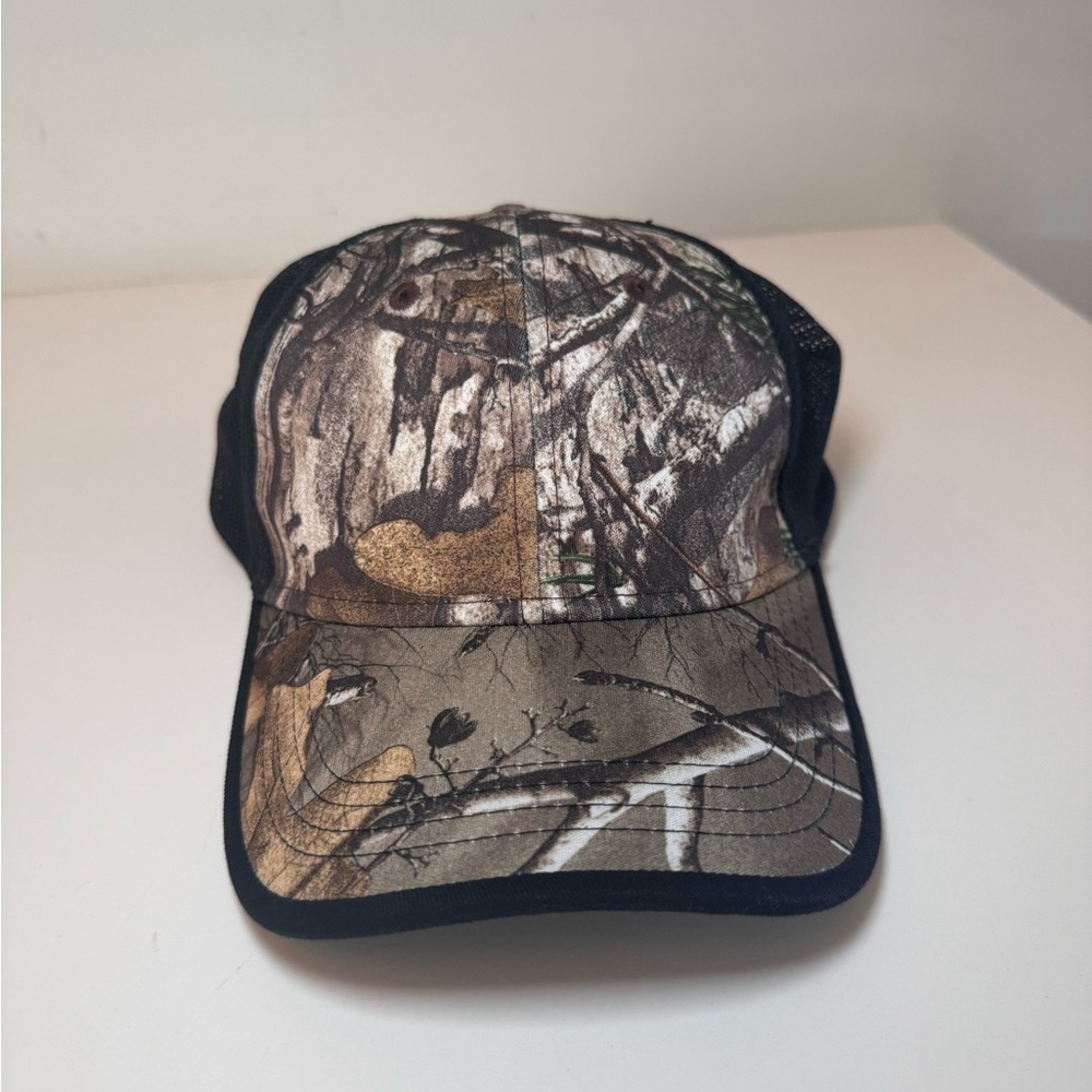 NWT Realtree Camo and Black Hat
